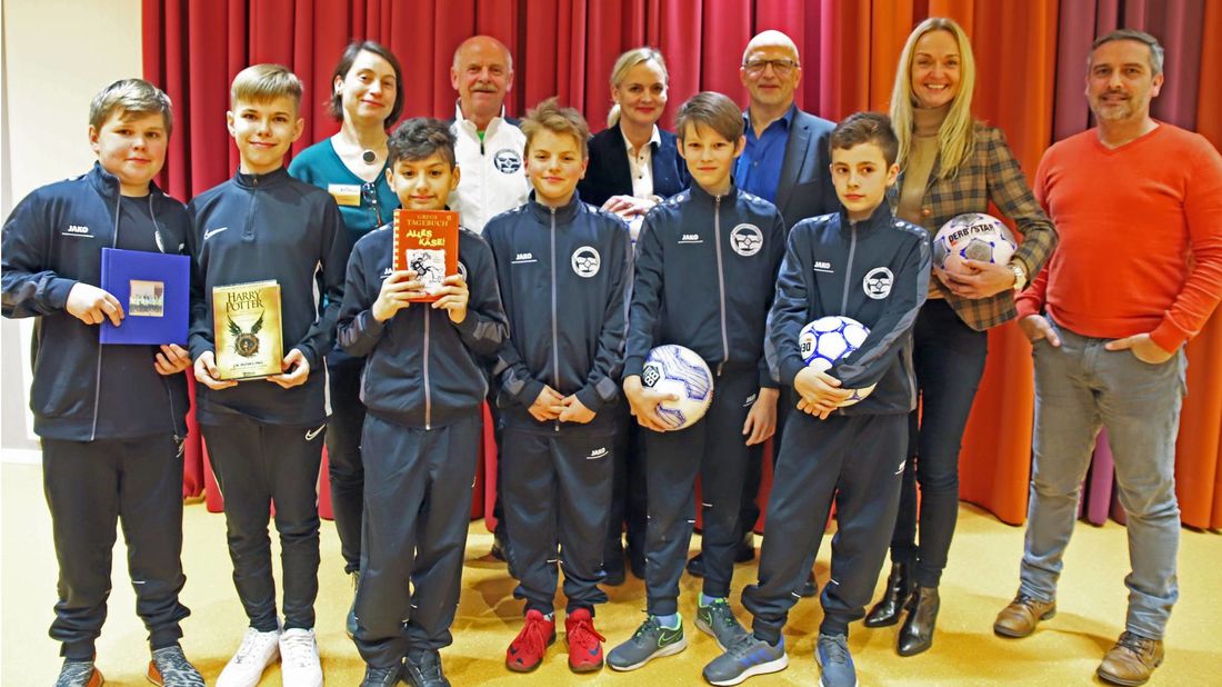 Kicken & Lesen ist kein Ausschlusskriterium. Den Fußballern machte das sportlich-kulturelle Seminar jedenfalls viel Spaß.