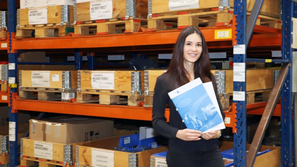 Annalisa Heinig hat ihre Ausbildung im Industriepark mit Erfolg absolviert. Foto: Evonik Industries